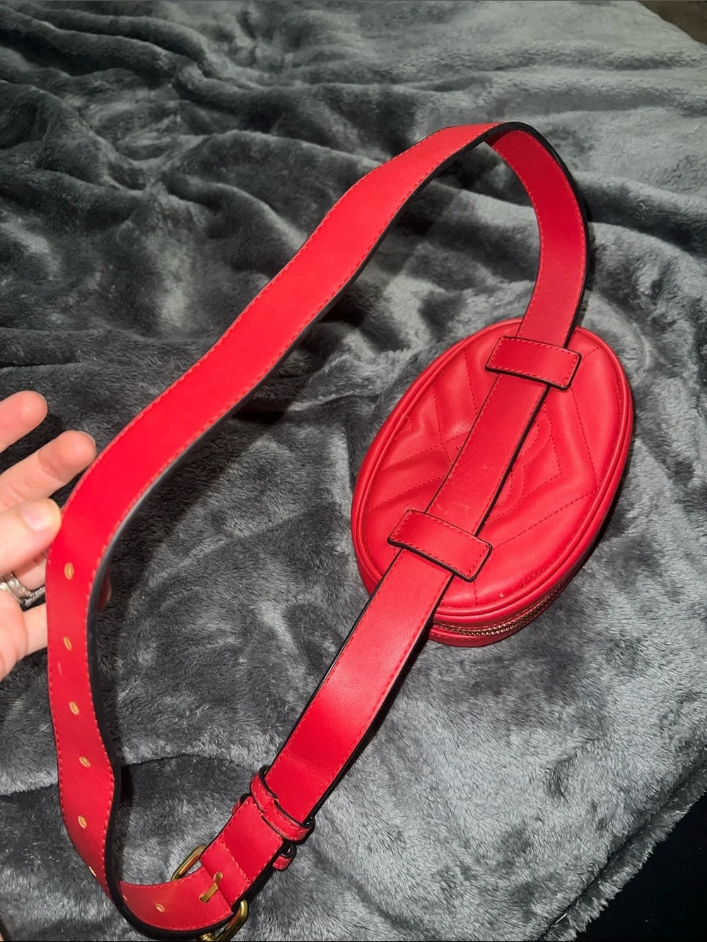 Gucci Red Quilted Oval Crossbody Belt Bag with Gold Double-G - Picture 4 of 5